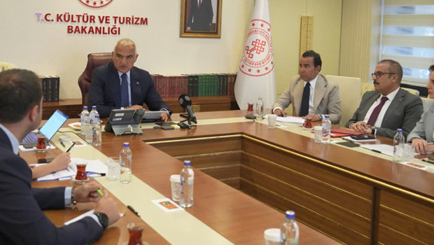 Bakan Ersoy'dan İstanbul'a tarihi hamle: UNESCO Dünya Miras Komitesi 2027'de Türkiye'de toplanacak