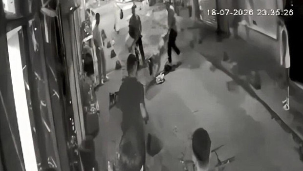 Beyoğlu'nda pitbull dehşeti: Köpeklerin kavgasında bir kişi bıçaklandı