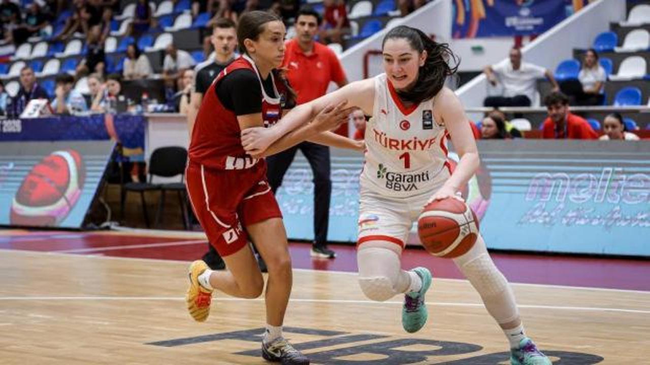 16 Yaş Altı Yıldız Kız Milli Takımı, Hırvatistan'ı rahat geçti: Çeyrek finalde!