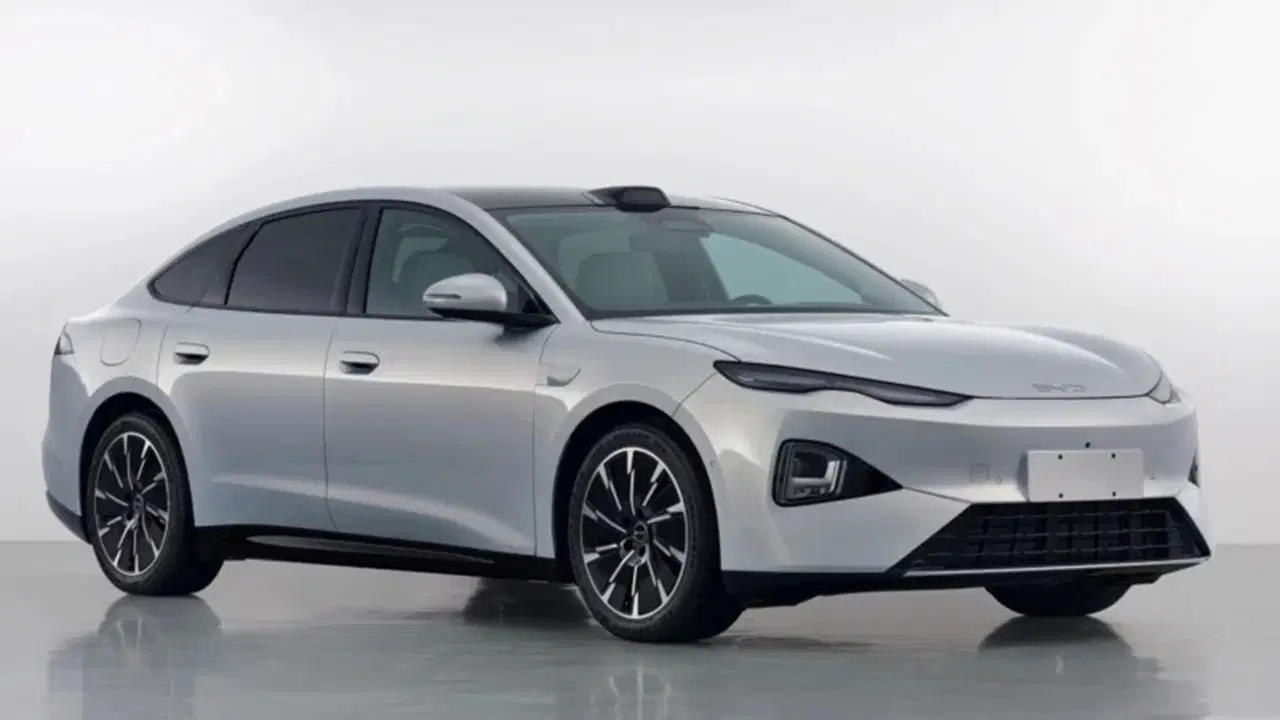 Çinli BYD'nin hızlı model yenileme stratejisi tartışma yarattı: Otomotivde 'planlı eskitme' mi başlıyor?