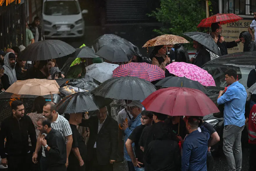 Meteoroloji'den İstanbul ve birçok ile sağanak uyarısı: Sıcaklıklar düşüyor
