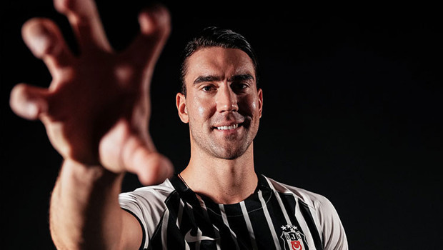 Beşiktaş, yeni transfer Vlahovic'i UEFA Avrupa Ligi listesine dahil etti
