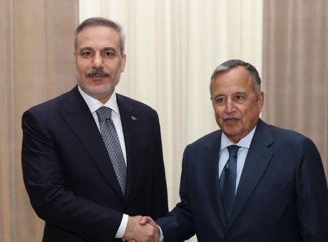 Bakan Fidan'dan Mısır'da Kritik Diplomasi: Arap Birliği Genel Sekreteri ile Görüştü