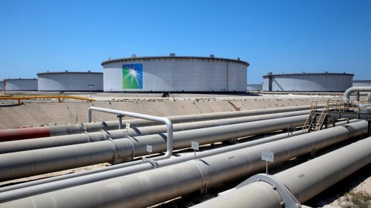 Husiler, Suudi Arabistan'daki Aramco Rafinerisini İHA'larla Vurdu