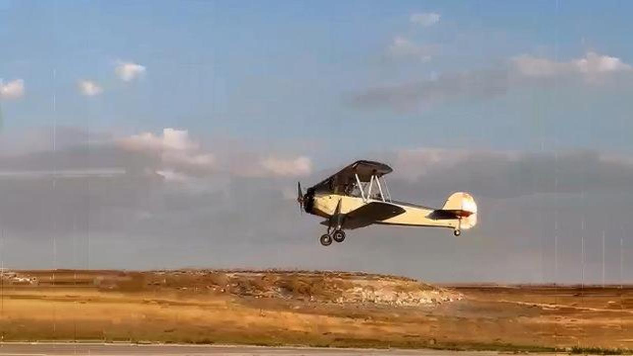 Türkiye'nin ilk seri üretim uçağının replikası gökyüzünde