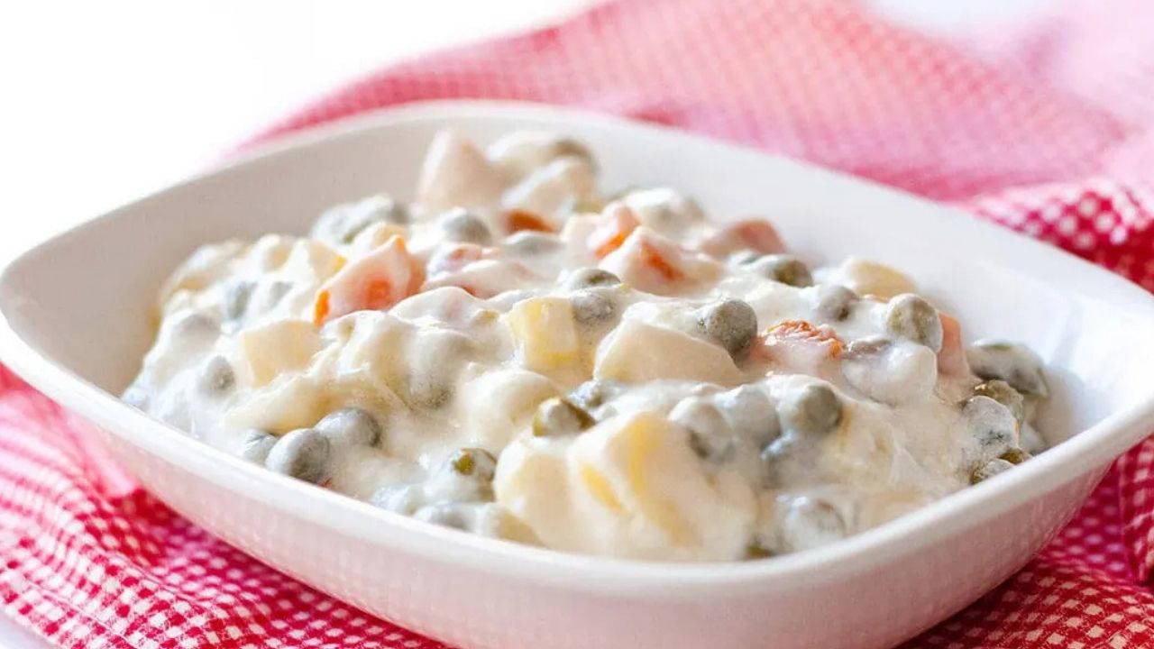 Mutfakların vazgeçilmezi: Pratik Amerikan salatası nasıl yapılır?