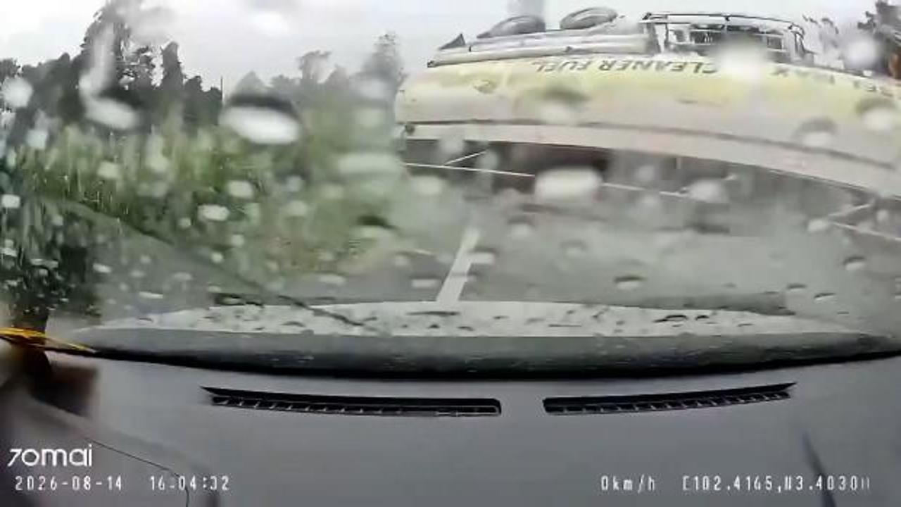 Malezya'da feci tanker kazası: Anne ve 12 yaşındaki oğlu alevler arasında hayatını kaybetti