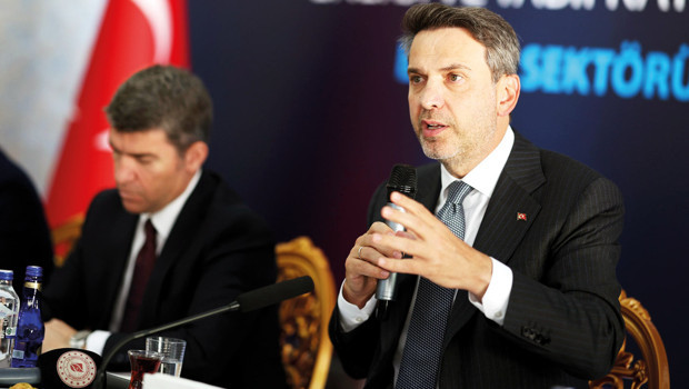 Enerji Bakanlığı, üniversite öğrencilerine yönelik ilk kariyer burs programını başlattı
