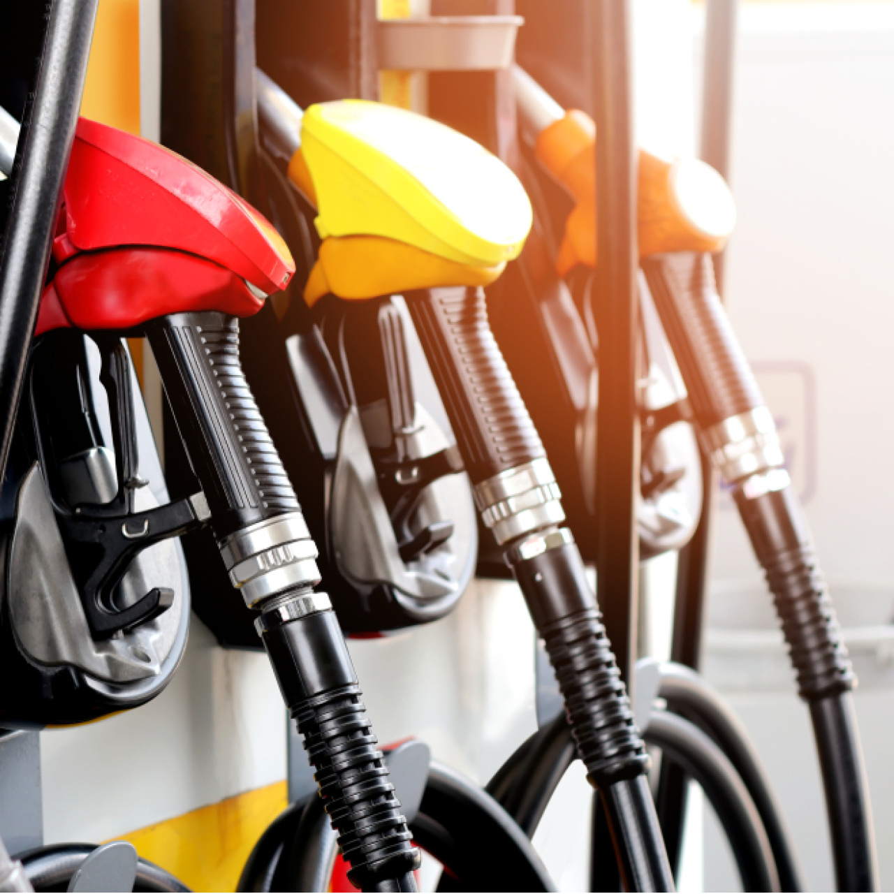 Brent petroldeki tırmanış akaryakıt fiyatlarını yukarı çekiyor: Benzin ve motorine zam yolda