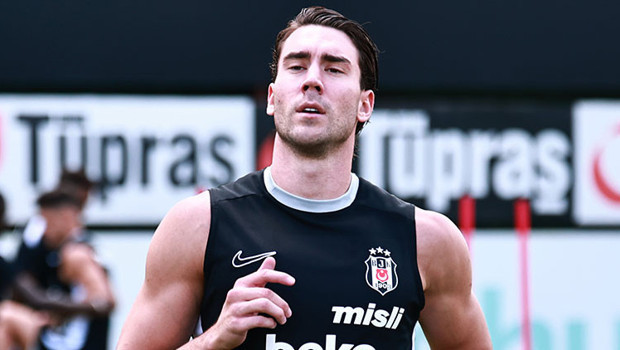 Vlahovic, Beşiktaş'taki ilk antrenmanına çıktı: Yeni sezon hazırlıkları başladı