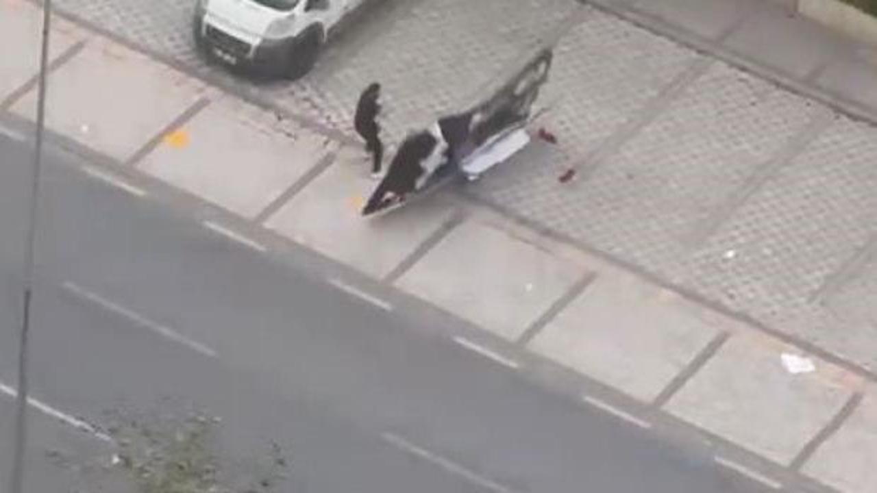 Avcılar'da fırtınanın şiddeti: Uçan reklam panosu vatandaşın üzerine düştü
