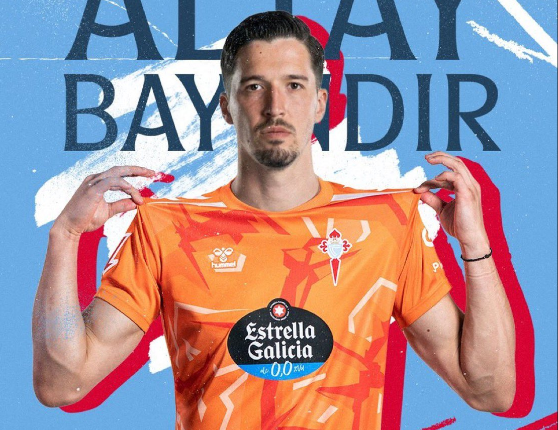 Altay Bayındır yeni kulübünde resmen sözleşme imzaladı
