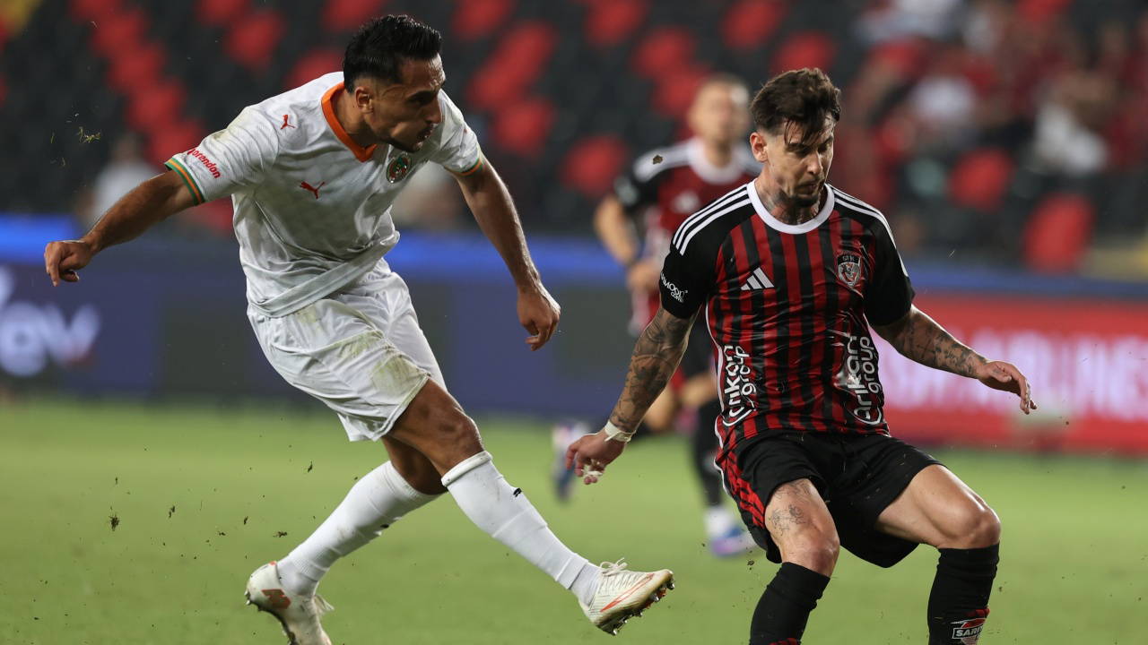 Süper Lig'in açılışında Gaziantep FK ile Alanyaspor golsüz kaçamadı