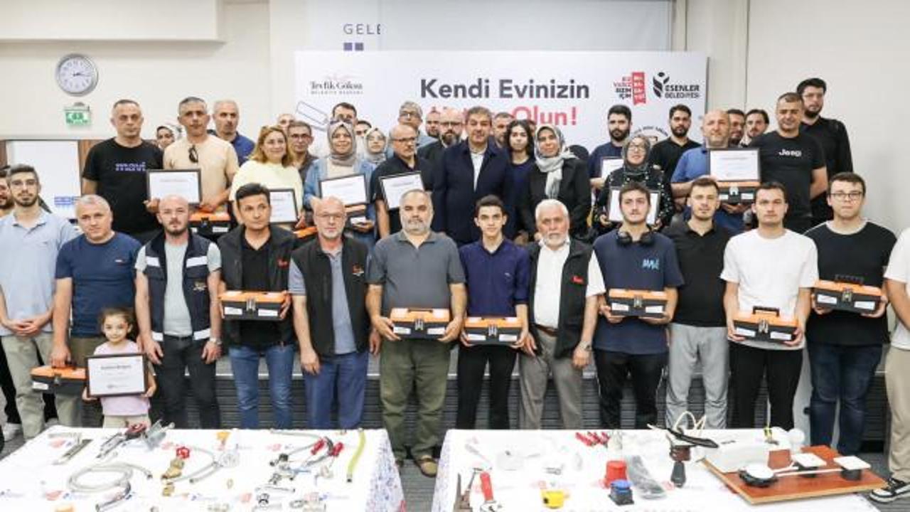 Esenler'de 'Kendi Evinizin Ustası Olun' projesi: 70 kursiyer sertifika aldı