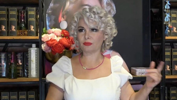 Sosyal medyada 15 Temmuz paylaşımları yapan Mardinli 'Marilyn Monroe' tutuklandı
