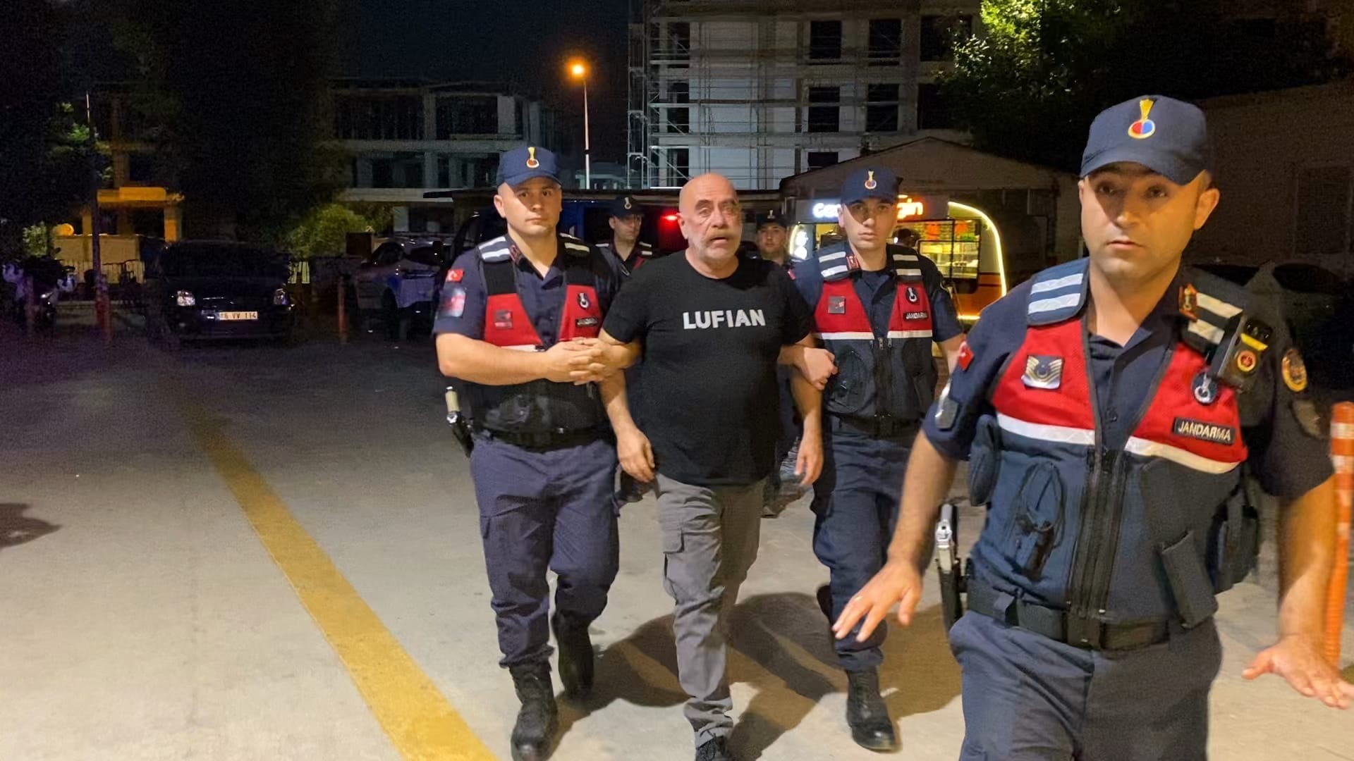 Adli Kontrolle Serbest Bırakılan Ezel Akay'dan İlk Açıklama: 'Mahkeme Sonunda Her Şey Ortaya Çıkacak'