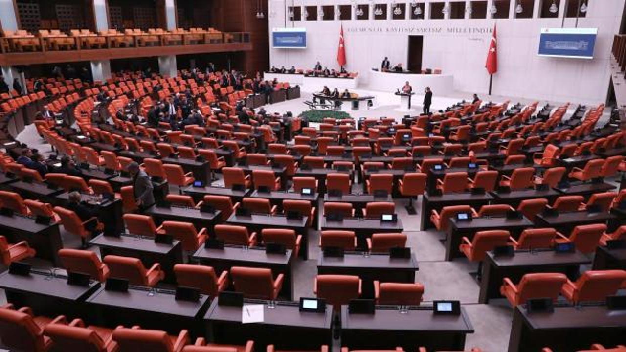 Meclis'te üç parti lideri aynı karede: İki parti arasında birleşme görüşmeleri yoğunlaştı
