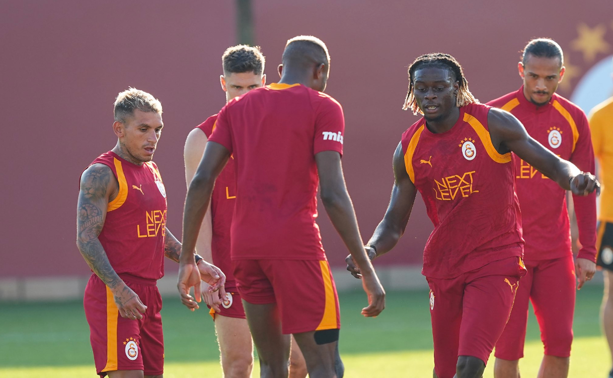 Galatasaray'da tempo düşmüyor: Okan Buruk'tan kritik taktik hamleler