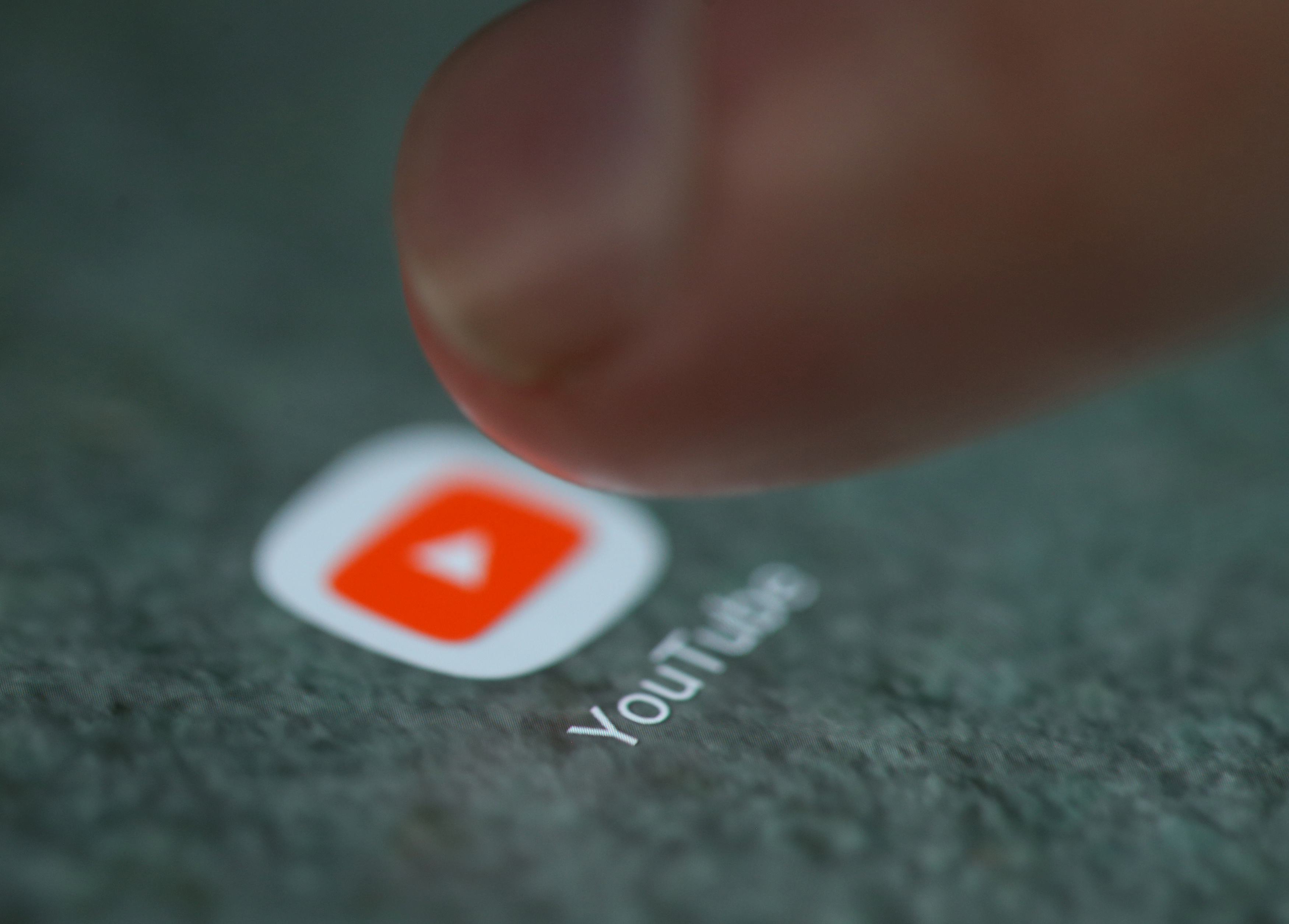 YouTube, para kazanma eşiğini ikiye katlıyor: İçerik üreticilerine yeni kurallar geliyor