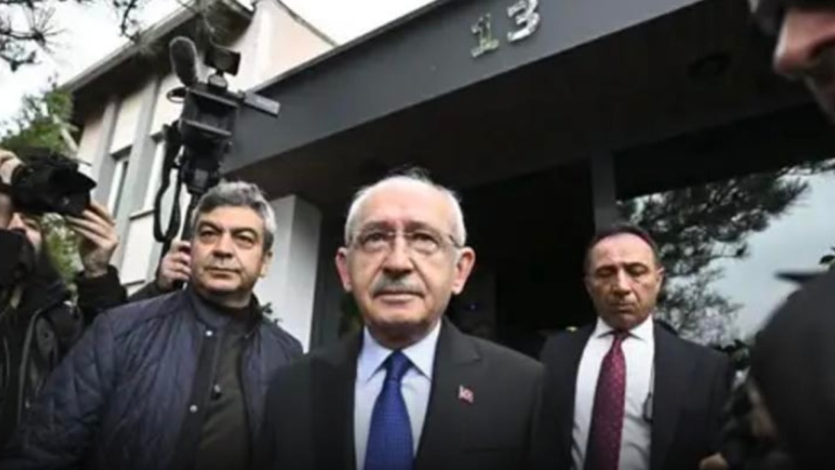 CHP yönetiminden yüz binlerce partiliye toplu mesaj