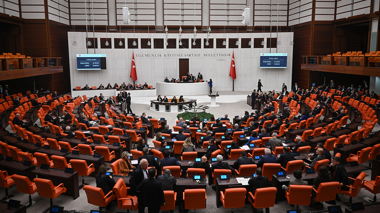 En düşük emekli aylığına artış getiren düzenleme TBMM'de onaylandı