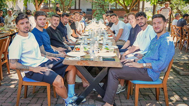 Trabzonspor'da Savic önderliğinde kritik buluşma: Futbolcular ve teknik heyet bir araya geldi