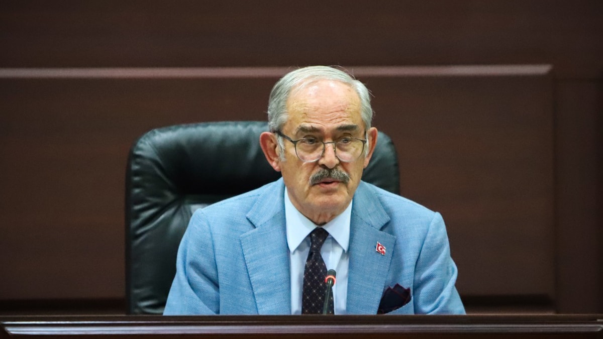 Eskişehir'in eski belediye başkanı Büyükerşen CHP'den istifa etti