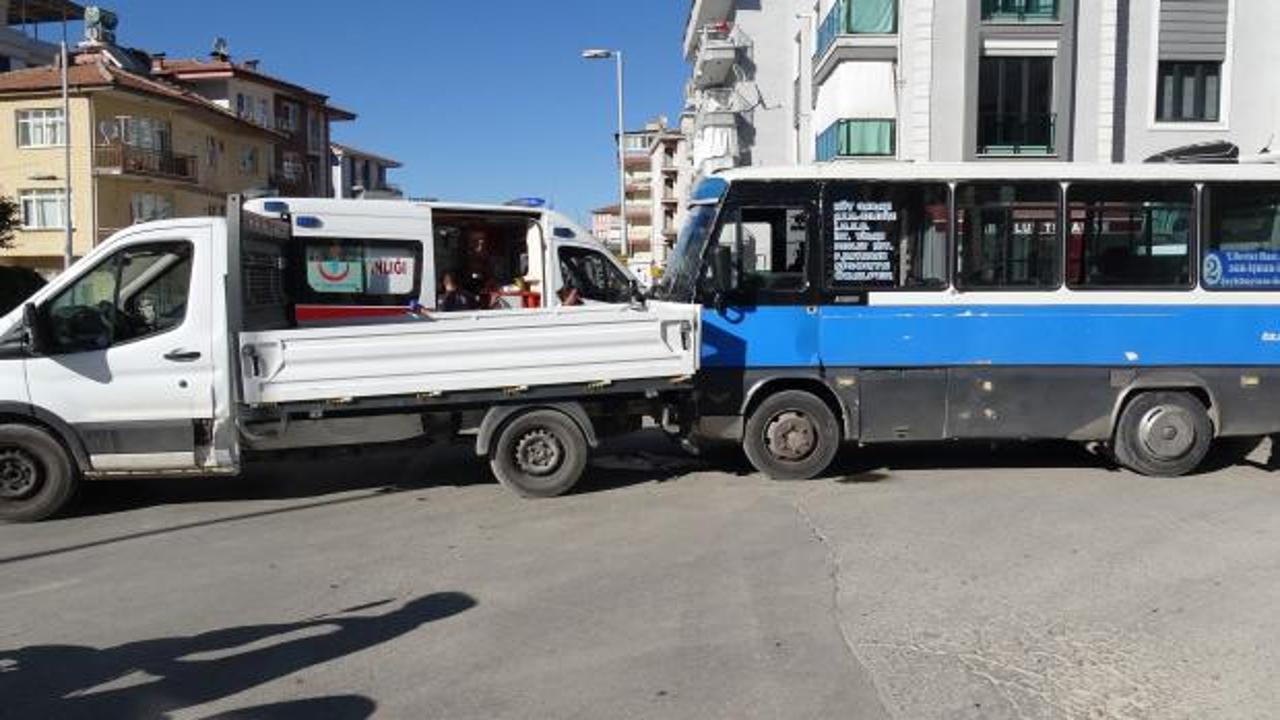 Malatya'da freni boşalan minibüs zincirleme kazaya neden oldu: 7 kişi yaralandı