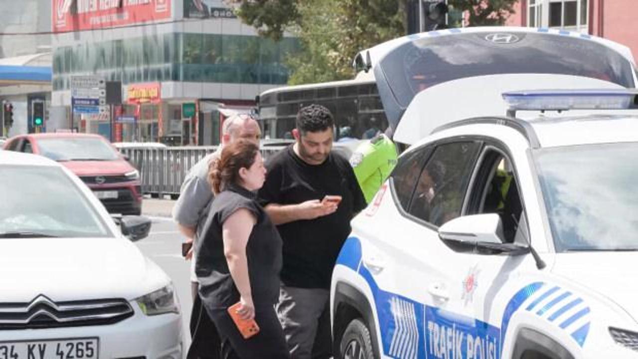 Hastane önünde taksiciye çarptı, tartışma çıktı: 'Eşimin yakasına yapıştı'