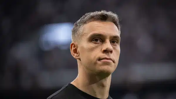 Beşiktaş'ın yeni yıldızı Trossard, Hradec Kralove maçında ilk kez sahne aldı
