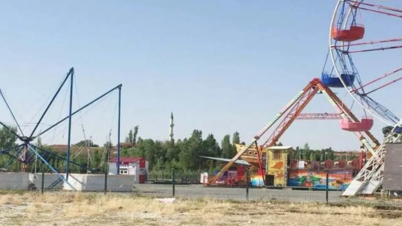 Kırşehir'de lunaparkta feci iş kazası: Gondol görevlisi metrelerce yükseklikten yere düştü