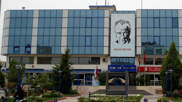 AK Parti adayı Asuman Şen, Menderes Belediye Başkanvekili seçildi