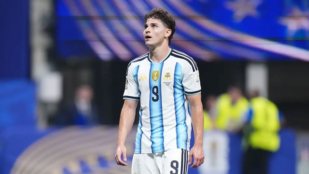 Barcelona'dan Julián Álvarez hakkında resmi açıklama geldi