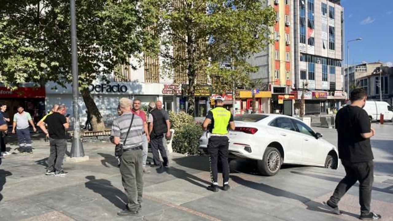 Çorlu'da şaşırtan olay: Otomobil merdivenlerde asılı kaldı