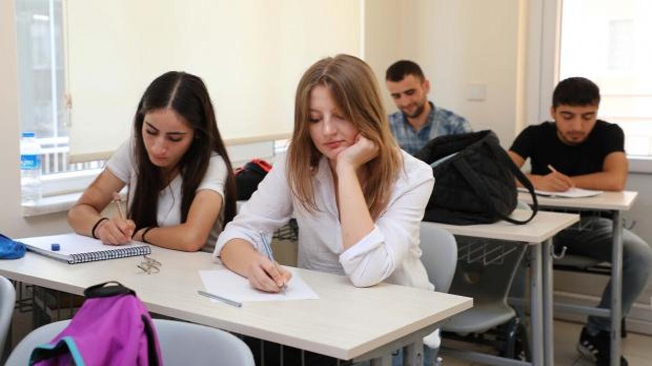 Gençleri nasıl bir 40 yıl bekliyor?