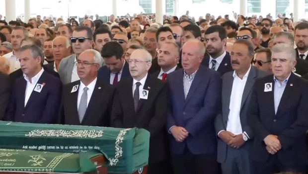 Kılıçdaroğlu ve Özel, Olcay Baykal'ın cenazesinde bir araya geldi