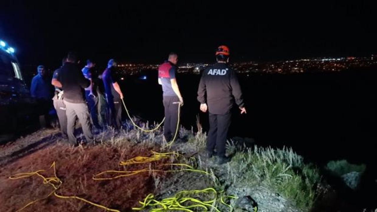 Kars'ta 50 metrelik kayalıktan düşen kişi hayatını kaybetti
