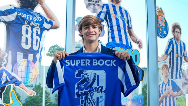 Galatasaray'dan çifte transfer hamlesi: Batrakov'a 25 milyon Euro, listede Porto'nun 'Süper Bücür'ü de var
