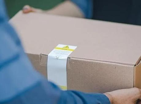 Kargo paketinin altında korkunç sürpriz! 3 yaşındaki çocuk yılan sokmasıyla hastaneye kaldırıldı