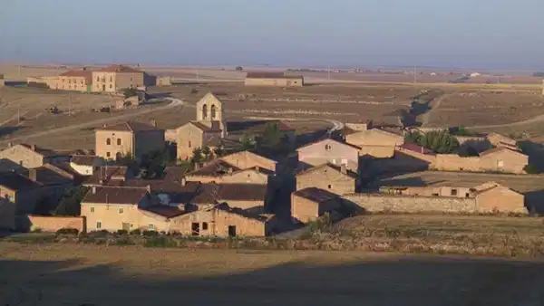 Haritada İğne Ucu Kadar: 100 Kişilik İspanyol Köyü Aniden Dünyanın İlgi Odağı Oldu