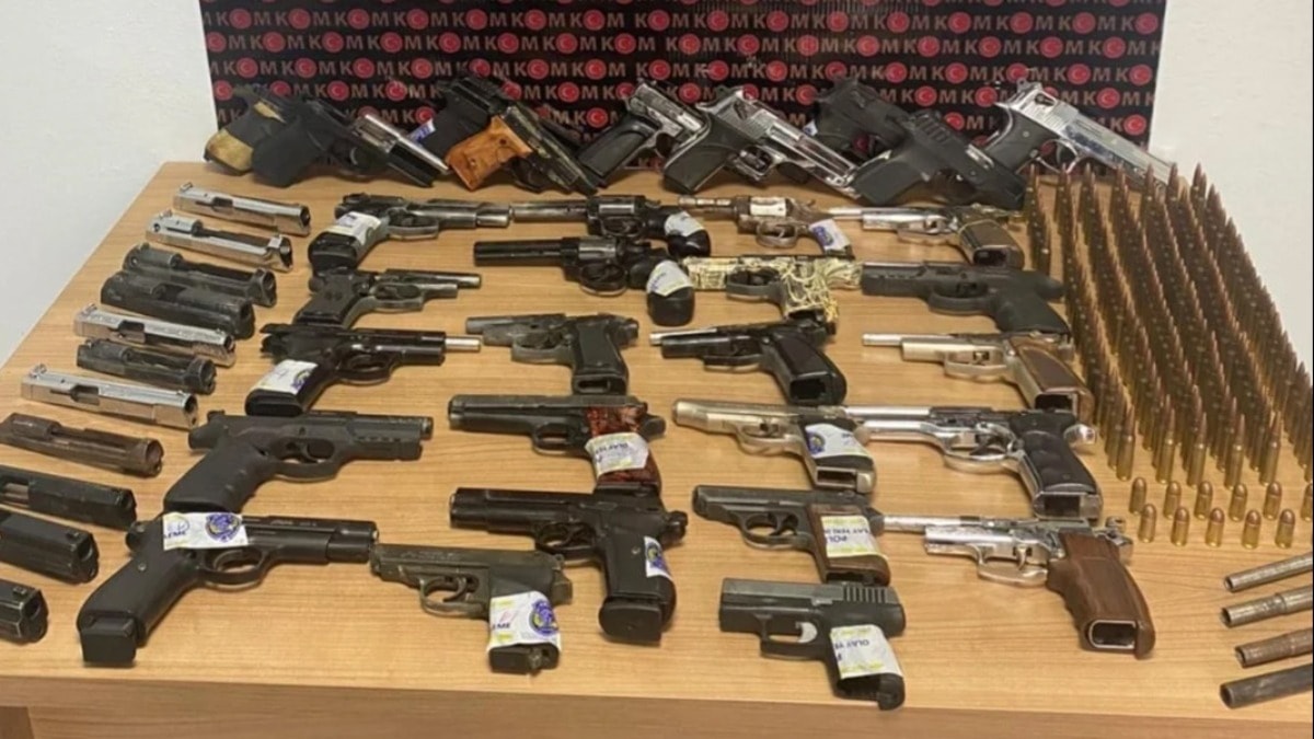 Milletvekilinde 30, Emniyet Müdüründe 60 Adet Silah Ele Geçirildi