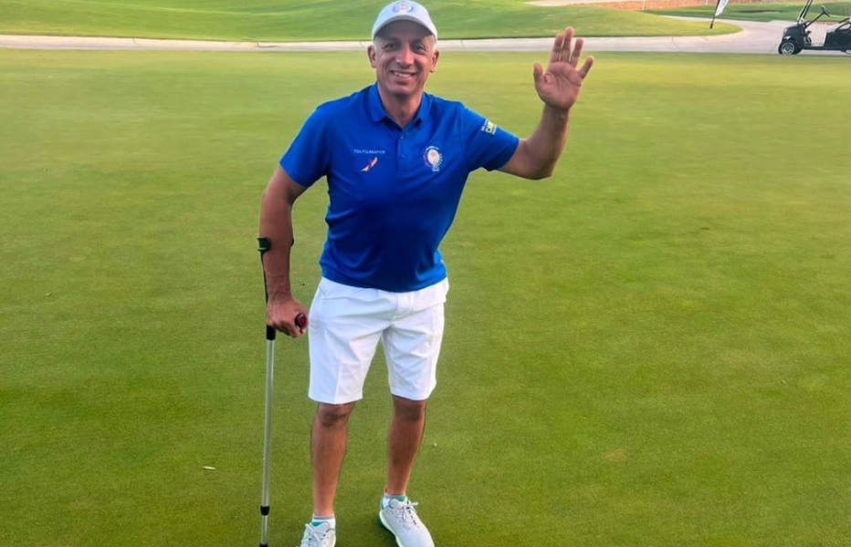 Milli golfçü İspanya'da şampiyonluk kupasını kaldırdı