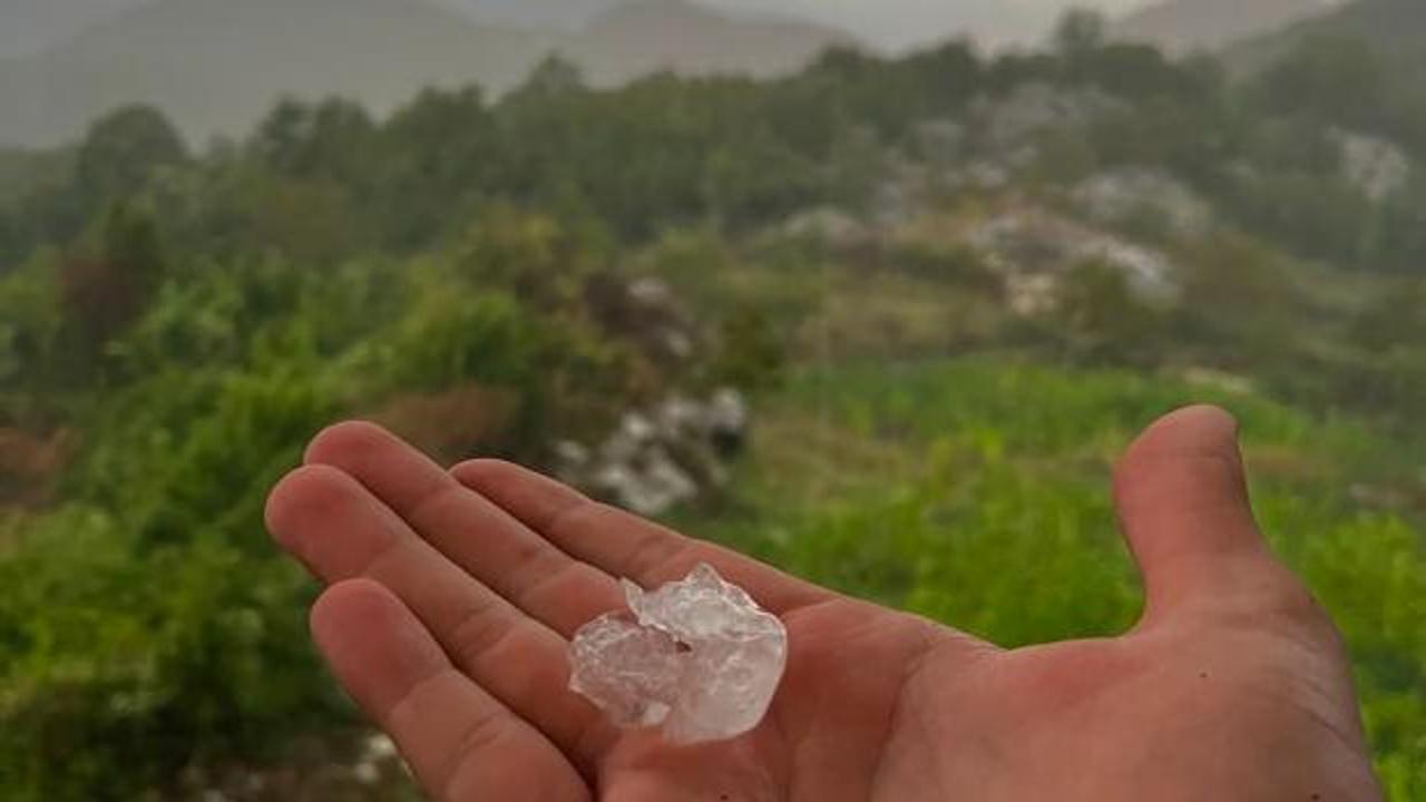 Osmaniye'de ağustos sıcağında meteorolojik sürpriz: Ceviz büyüklüğünde dolu yağışı