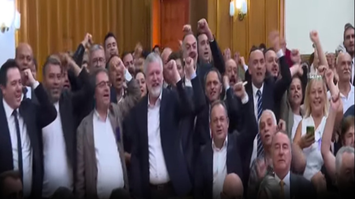 CHP'de tarihi konuşma: Salonları dolduran coşku
