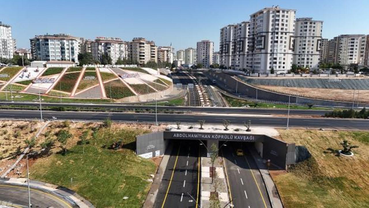 Gaziantep'in trafik çilesine 450 milyon liralık çözüm: Abdülhamit Han Köprülü Kavşağı hizmete açıldı