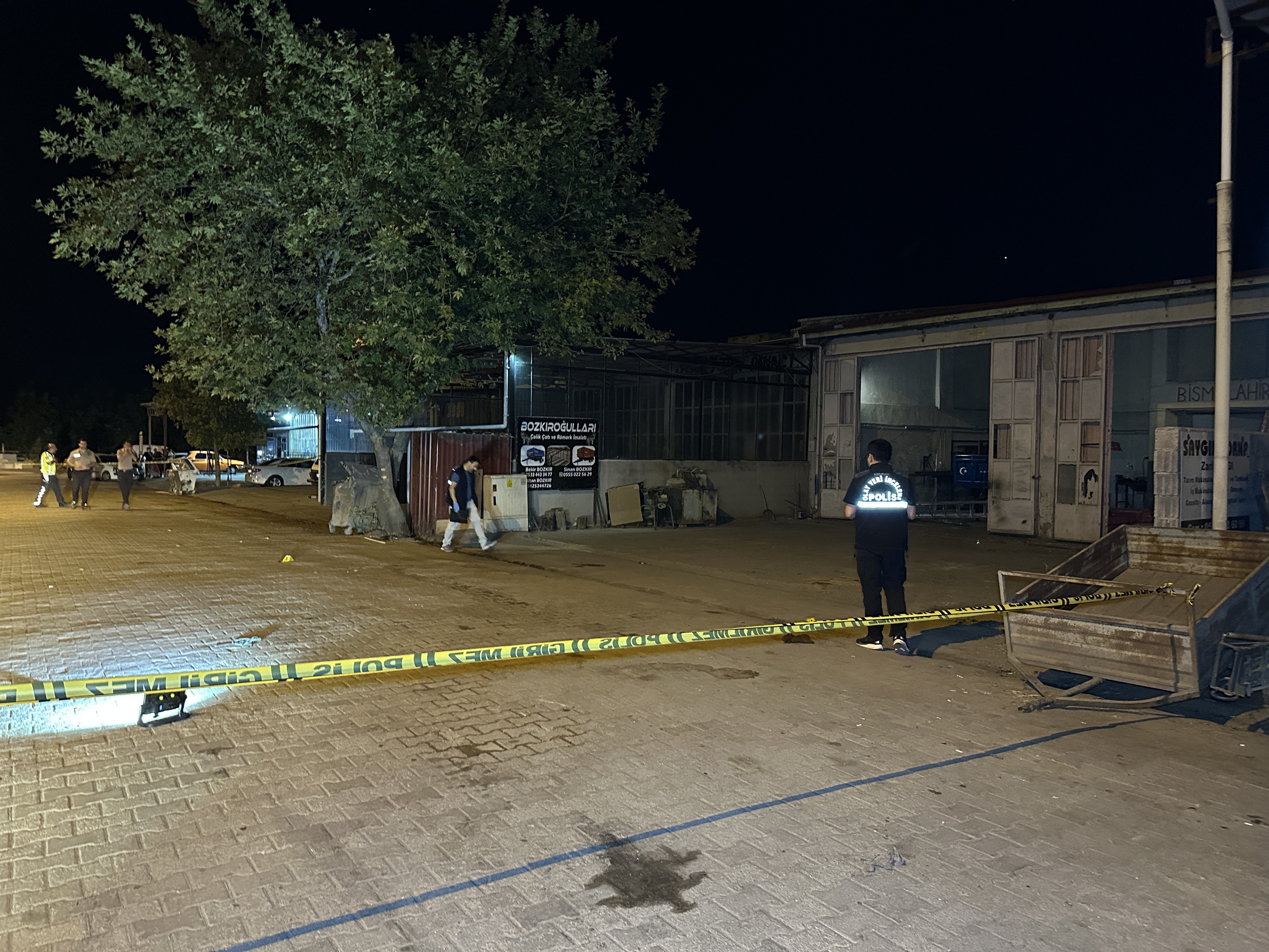 Uşak'ta sanayi sitesinde kanlı kavga: Pompalı tüfekli saldırıda 13 kişi yaralandı