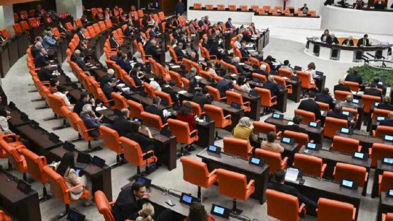 TBMM'de sandalye dağılımı yeniden şekillendi: 3 milletvekili AK Parti saflarına katıldı