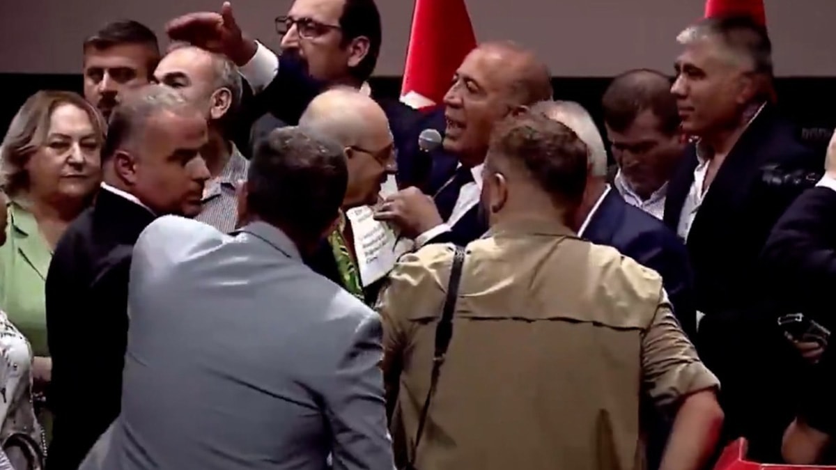 Gürsel Tekin'den Kılıçdaroğlu'nun çevresine sert çıkış: 'Ne işiniz var burada?'