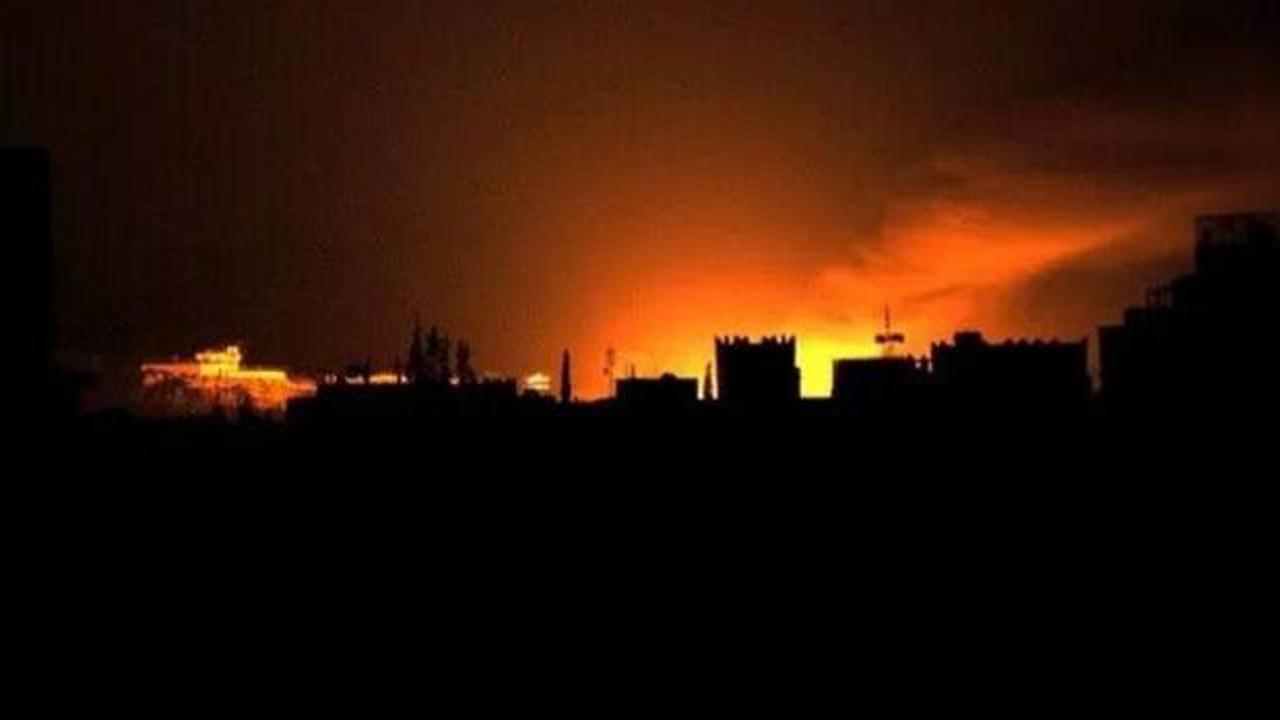 Yemen'de Husilerin El-Muha Limanı Saldırısında Bir Güvenlik Görevlisi Hayatını Kaybetti