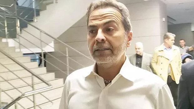 AKUT kurucusu Nasuh Mahruki hakkında 15 Temmuz paylaşımı gerekçesiyle soruşturma